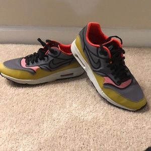 Vintage Nike Air Max 1, Rare Colorway, Size 9 W